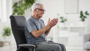 6-Minute Chair Workout That Strengthens Your Core Better Than Planks After 60